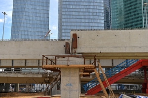 Территории у 34 станций метро, МЦД и вокзалов благоустроят в Москве за год