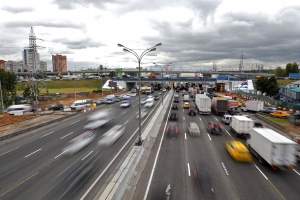 Средняя скорость движения на дорогах Москвы выросла на 12%