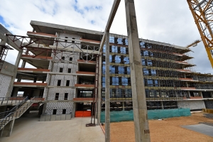 А и В сидели в новой Москве