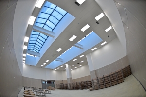 Новые школы столицы: стеклянные кабинеты, спальни для первоклашек и танцпол на траве