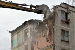 Более 60 старых домов снесли по реновации с начала года