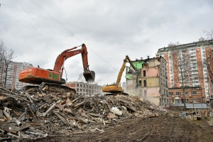 С вывозом строительных отходов после сноса домов проблем не будет - заммэра
