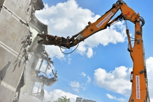 В Москве снесли 44 старых жилых дома по реновации с начала года