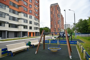 Пешеходные мосты с качелями и беседками появятся в городе-парке «Первый Московский»