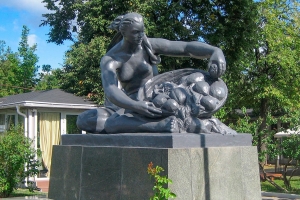 В Лужниках отреставрировали скульптуры Мухиной «Земля» и «Вода»