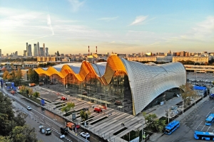 Кресла на бличерах, испытания в аэротрубе и «итальянская» крыша: как строят Центр художественной гимнастики в Лужниках