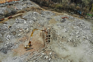Спорткомплекс-долгострой снесли в районе Северное Бутово