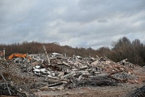 В ТиНАО демонтирован трехэтажный самострой