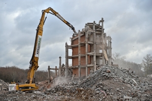 В Москве снесли более 100 долгостроев – Собянин