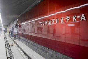 На станциях метро «Коммунарка» и «Прокшино» монтируют оборудование