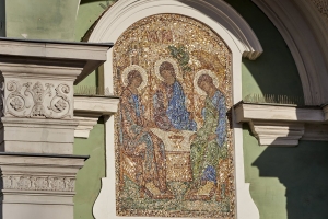 Храму Живоначальной Троицы на Грязех вернут купол и колокольню