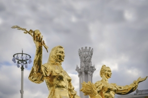 Статуи фонтана «Дружба народов» вернулись на ВДНХ