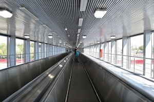 Первый в столичном метро пешеходный переход с траволаторами появится на строящейся станции «Достоевская»