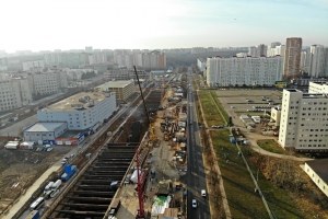 На станции метро «Университет Дружбы Народов» начали возводить колонны