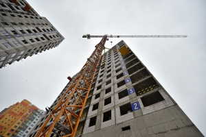 Бочкарёв: около 180 домов возводится в Москве по программе реновации