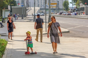 Территорию возле станции БКЛ метро «Народное Ополчение» благоустроили