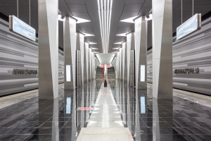 На стене перехода между станциями метро «Авиамоторная» смонтировали историческое панно