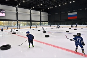 Для любителей и профессионалов: где покататься на лыжах и коньках в Москве?