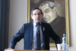 На прочной основе