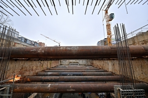 Завершается устройство ограждений котлованов двух станций Троицкой линии метро