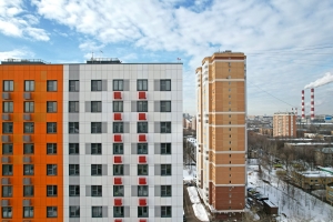 Первый дом по реновации и поликлиника в Гольянове: фотолента