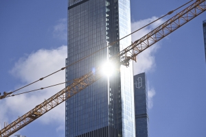 Небоскребы на старте – самые доступные варианты вложений в высотки на котловане