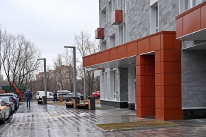 Магазины и офисы открыли в новых домах реновации на востоке столицы