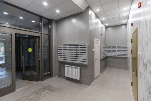 Более 400 человек переезжают в новый дом по реновации на Тайнинской улице