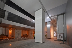 Началась облицовка платформы станции БКЛ метро «Печатники» алюминиевыми панелями