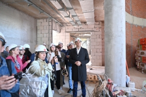 В День защиты детей Metro побывало в самой продвинутой школе столичного региона - она находится в Коммунарке