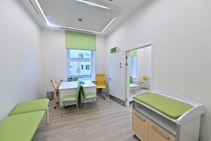 Детско-взрослая поликлиника в районе Бирюлёво Восточное готова почти на 90%