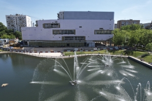 Собянин осмотрел ход реконструкции бывшего советского кинотеатра «Баку»