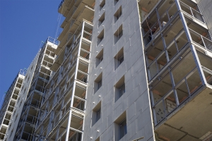 На стройках Москвы прошло более 3,5 тыс. проверок экологических и санитарных норм с января