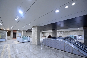 Противопожарные витражи установлены на пересадке между станциями «Сокольники»