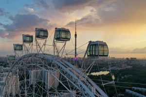 Колесо обозрения «Солнце Москвы» установлено на суперустойчивые опоры