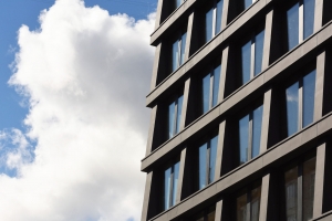 Первую башню ввели в офисном квартале STONE Towers