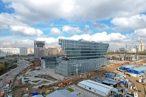 Москва держит темп