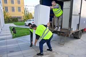 Более 40 тыс. семей получили помощь при переезде по реновации в Москве