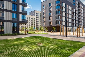 В ЖК Homecity обустроили зоны воркаута, стритбола и футбольное поле