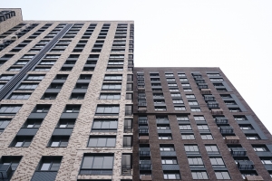 17 старых домов расселили по реновации в районе Гольяново