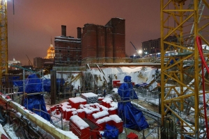 Более 1300 рабочих занято на стройке ЖК «Бадаевский»