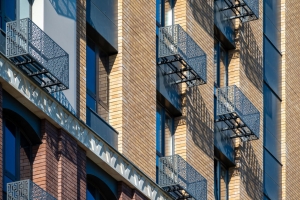 Дольщикам первого дома на месте бывшей фабрики Йокиша выдают ключи