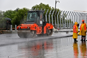 Соединить две магистрали