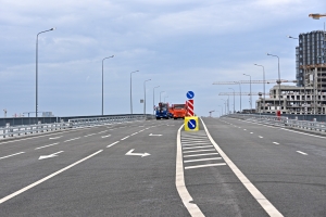 Автомобильное движение запустили на мосту через затон Новинки на ЗИЛе