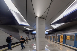 Территории около 60 транспортных объектов благоустроят в Москве