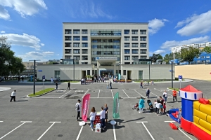 Новейшая медтехника и много света: поликлиника с травмпунктом в районе Строгино