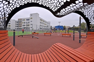 ИТ-полигон, робокласс и медиатека: в районе Молжаниновский открыли школу на 1100 мест