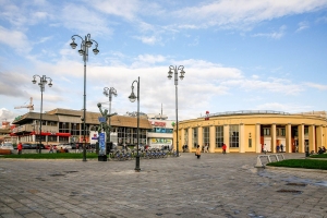 Территории четырех городских вокзалов благоустраивают в Москве