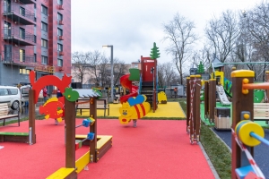 Почти 30 детских площадок появилось около новых ЖК в рамках реновации в ВАО в 2024 году