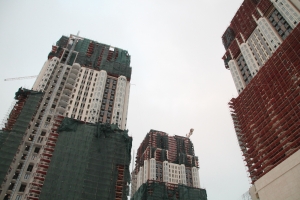 Завершен монтаж направляющих лифтов в корпусе В проблемного ЖК «Академ Палас»